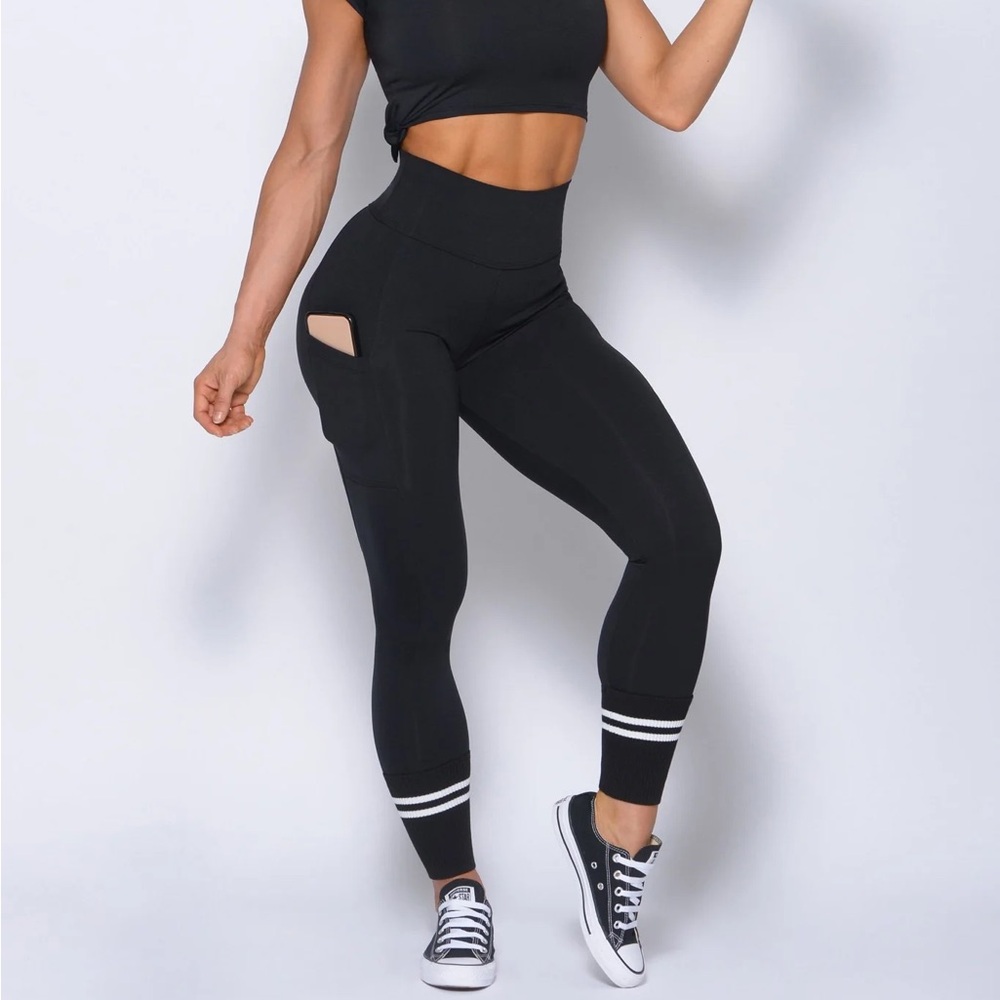 Bombshell ankle sock leggings